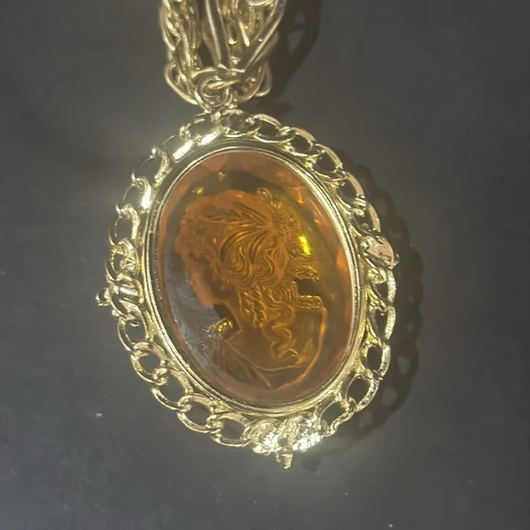 🛑🛑SOLD - Whiting & Davis Vintage Cameo Necklace - Picture 7 of 17